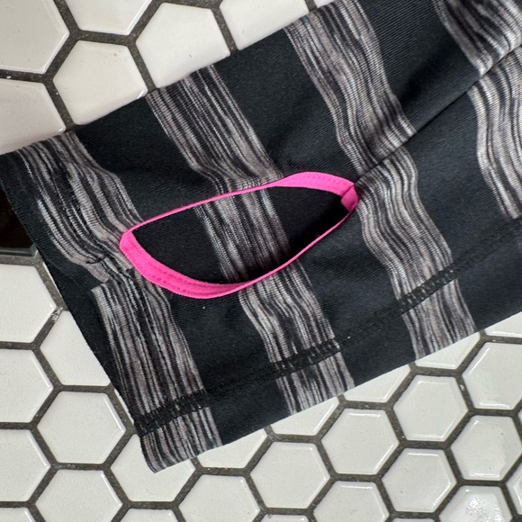 Lukka hoodie zip up size XL - Picture 4 of 6